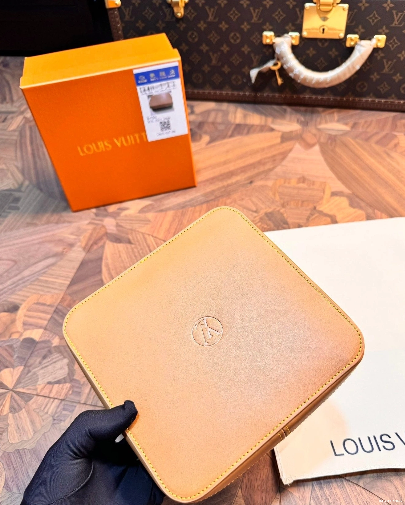 CUSTOM BOX JEWELRY SQUARE LV YELLOW 0723
